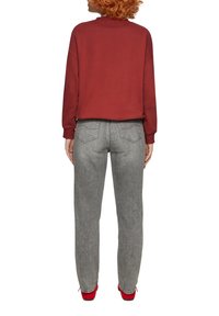 QS LOCKERES ÜBERSCHNITTENER SCHULTER - Sweatshirt - rot