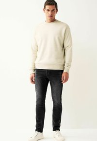 Next SUPER STRETCH COMFORT - Blugi drepți - washed black