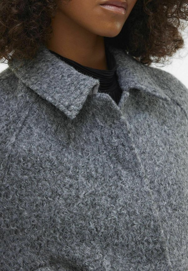 VMLARA EMILIA - Light jacket4