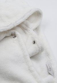 Thumbnail Image 3