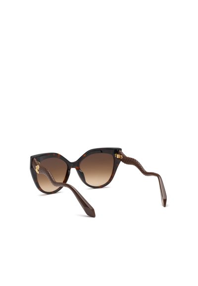 Lunettes de soleil œil de chat en écaille avec verres marron dégradés et branches marron texturées avec un motif serpent et des accents dorés près des charnières.