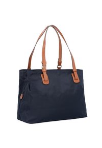 Borsa a tracolla in nylon blu con manici in pelle marrone, forma rettangolare, texture liscia, dotata di due tasche laterali e manici regolabili.