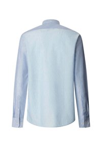 Lichtblauw herenjapon met lange mouwen, gezien van achteren, met gesloten manchetten en een boord met knoopsluiting.