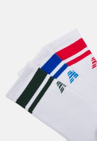 New Balance ESSENTIALS STRIPE MIDCALF 3 PACK - Kojinės - white