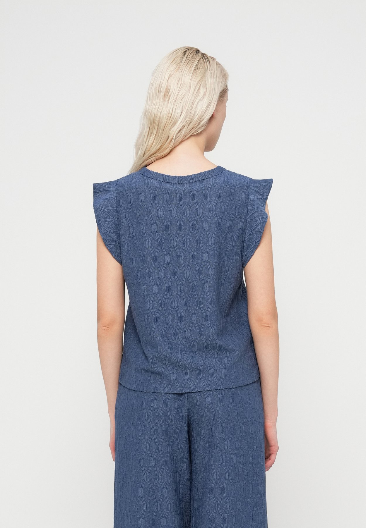 ONLAYA BUTTON V NECK