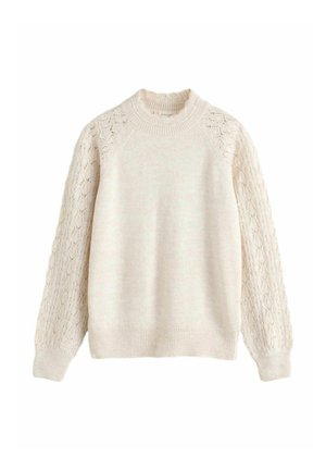 Cremefarbener Strickpullover mit langärmeligen Spitzenärmeln sowie gerippten Bündchen, Kragen und Saum.