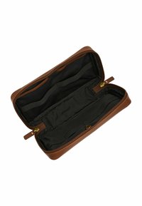 Trousse en cuir marron avec fermeture éclair. L'intérieur comporte un revêtement en tissu noir, des poches en maille et des bandes élastiques pour l'organisation.