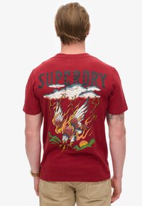 Superdry & Co TATTOO GRAPHIC  - Camiseta estampada - winery red