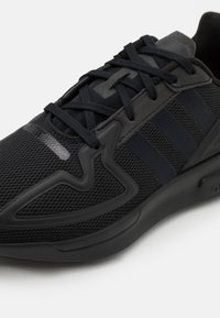 adidas Originals Trainers - black