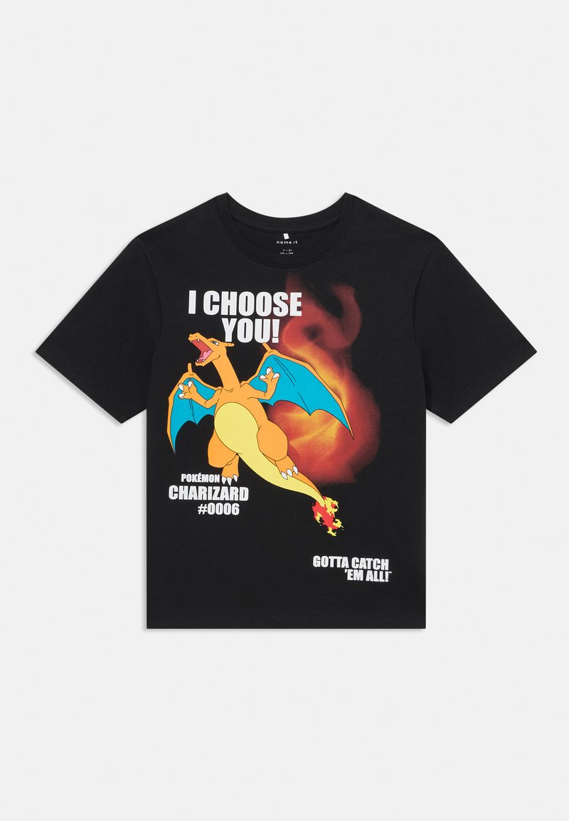 Must alatoori T-särk musta puuvillast, millel on graafiline print Charizardist, kellel on sinised tiivad, leegid ja tekst: "MA VALIN SIND!" ja "#0006."