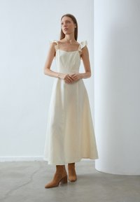 Thumbnail Image 3