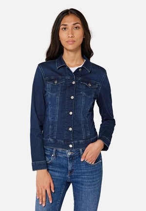 Dunkelblaue Jeansjacke mit tailliertem Design, Knopfverschluss, zwei Brusttaschen und kontrastierendem Nähen. Verfügt über einen klassischen Kragen und lange Ärmel.