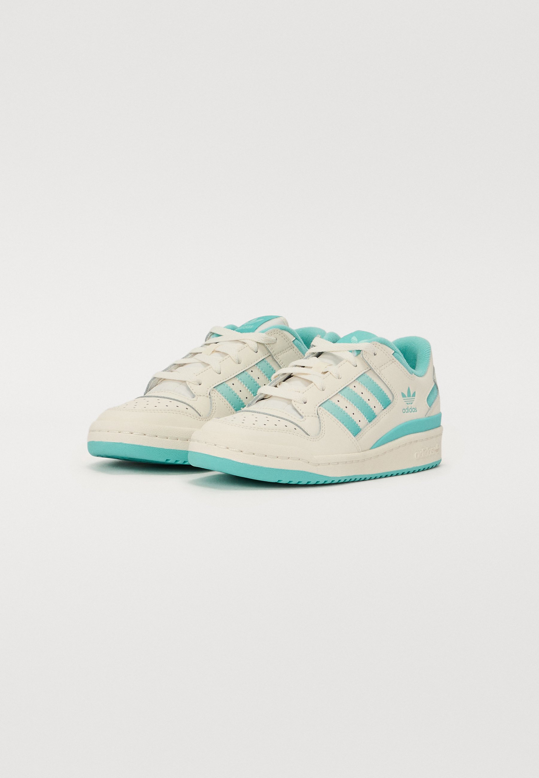 adidas forum bleu clair