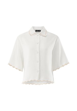 Weißes kurzärmeliges Bluse mit gewellten Kanten, durchgehender Knopfleiste und einem strukturierten Kragen mit beiger Einfassung.