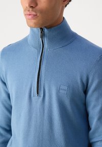 BOSS KANOBIX - Pulover - open blue