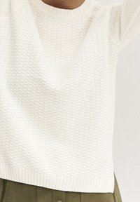 b.young Stickad tröja - off-white