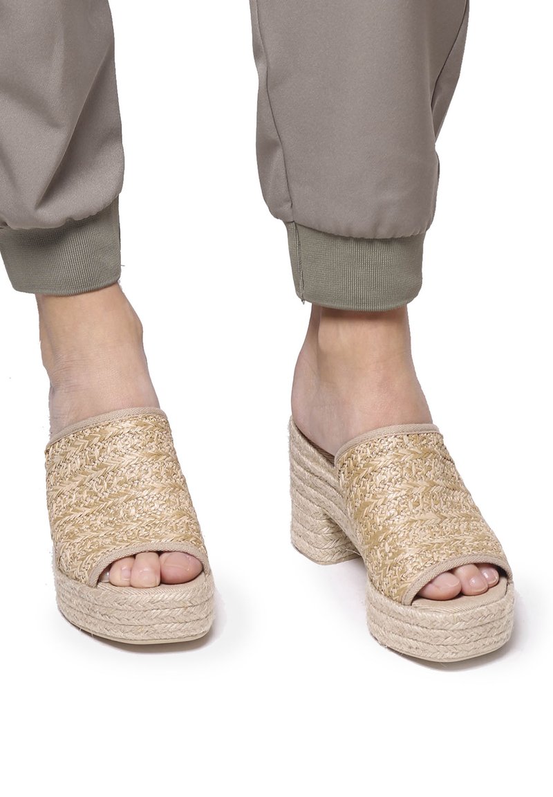 Toni Pons KIARA-HK - Kontsaga tagant lahtised kingad - beige