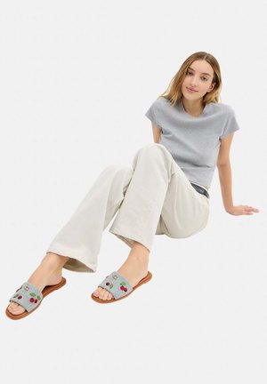 COACH, WITH CHERRIES - Matalakantaiset pistokkaat - denim multi