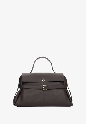 Ciemnobrązowa skórzana torebka o zwartej konstrukcji, z płaską górną klapą, ozdobną klamrą i podwójnymi uchwytami dla wszechstronności.