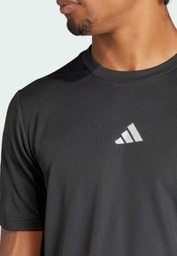 adidas Performance DESIGNED FOR HIGH INTENSITY WORKOUT HEAT.RDY - Jednoduché tričko - black