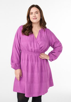 STRUKTURIERTES IN WICKELOPTIK - Dienas kleita - cattleya orchid