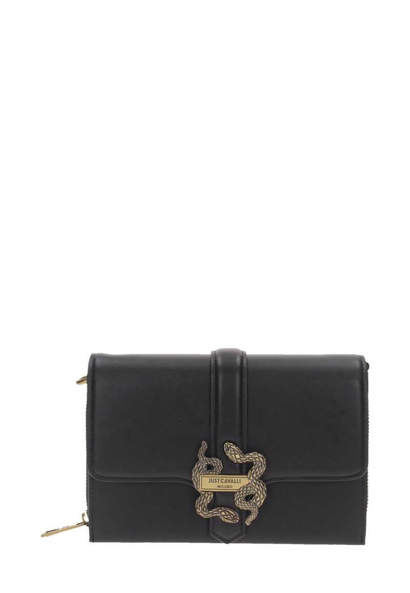 Cartera de cuero negro con cierre en forma de serpiente dorada y una placa con el logo de Just Cavalli Milano en la solapa frontal.