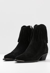 Billi Bi Kovbojské/motorkářské kotníkové boty - black