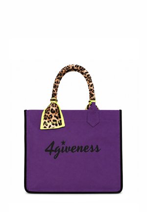 Borsa rettangolare viola con bordo nero, manici con stampa leopardata e "4giveness" stampato in nero sul centro frontale.