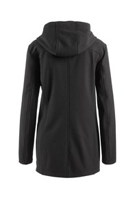 Zwarte softshelljack met een capuchon, met een gladde textuur, lange mouwen en schuine naden voor een getailleerd silhouet aan de achterkant.