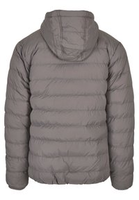 Grå vadderad jacka med horisontella sömmar och huva, visad bakifrån.