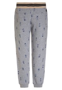 Pantalones de chándal grises con acentos de patrón cruzado azul, cintura elástica con rayas negras y beige, diseño de pierna ajustada y textura suave.