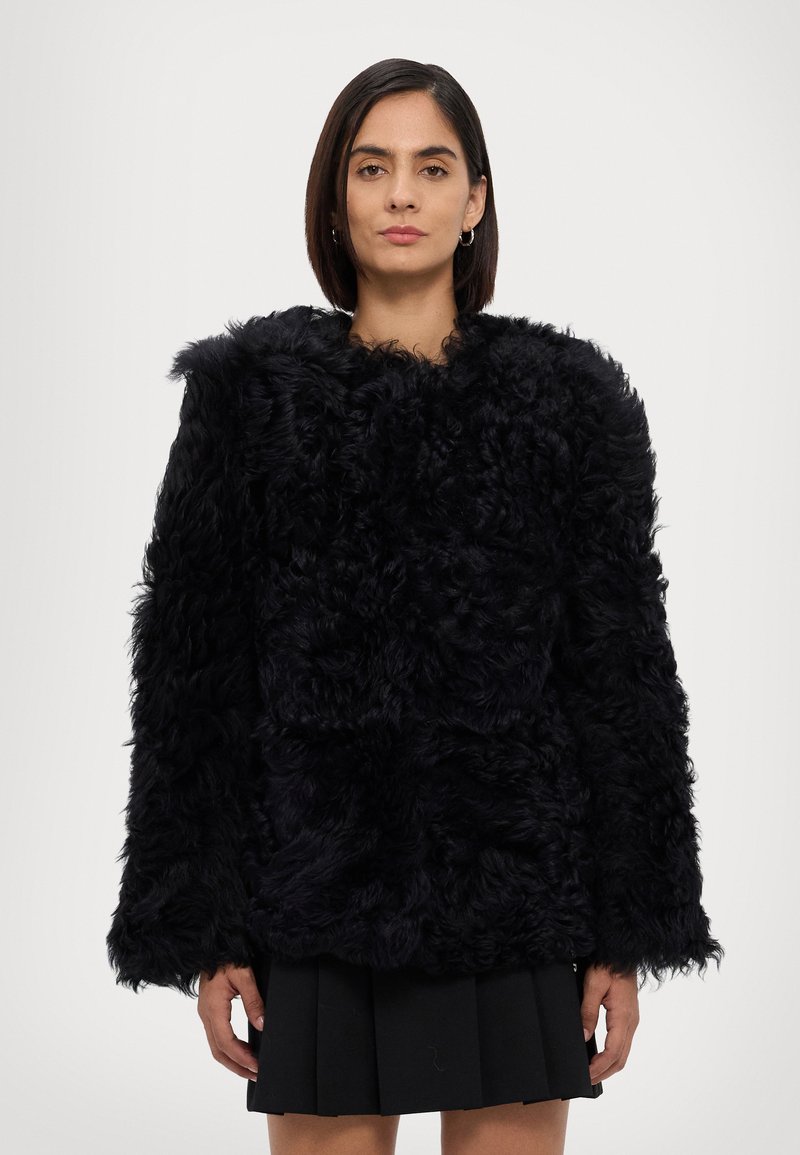 STUDIO ID Short coat - black silky