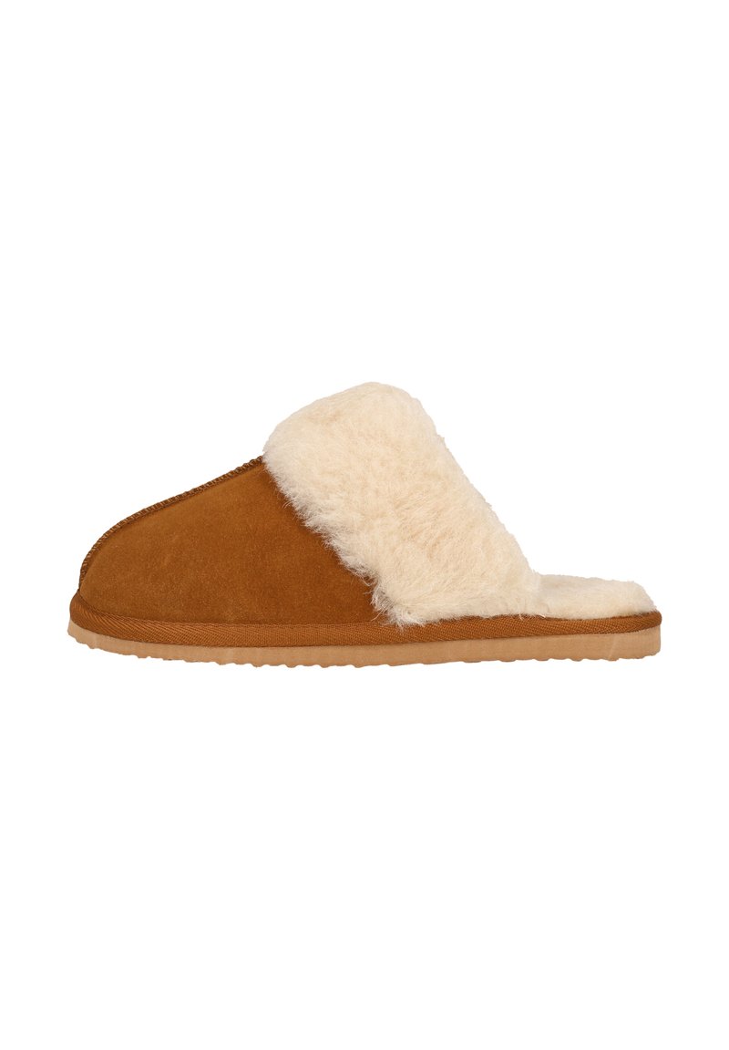 Bruine suedine slipper met een fluffy crèmekleurige bovenkant van bont, platte zool en open teen ontwerp, die een simpele en gezellige uitstraling laat zien.