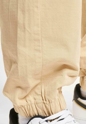 ecko unltd. RICHMOND2 - Cargo trousers - sand