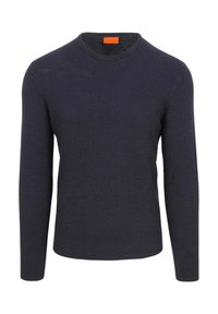 Donkerblauwe trui, lange mouwen, ronde halslijn, textuurstof, ribgebreide manchetten en zoom, label met oranje etiket aan de binnenkant van de kraag.