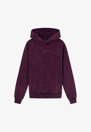 Paarse hoodie gemaakt van zacht materiaal, met een voorzak in kangoeroestijl, ribgebreide manchetten en een kleine logo-opdruk in het midden van de borst.