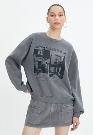 PRINTED BRUSHED INTERIOR LONG SLEEVE CREW NECK - Sweater - grey