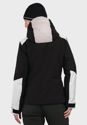 Schwarze und hellgraue wasserdichte Jacke mit Kapuze, weißen Akzenten an Schultern und Ärmeln sowie verstellbaren Manschetten. Strukturierter Stoff.