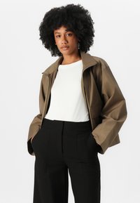 Calvin Klein SHORT JACKET - Giacca leggera - capers