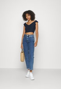 Vero Moda VMTASSA CROP - T-shirt estampada - navy blazer