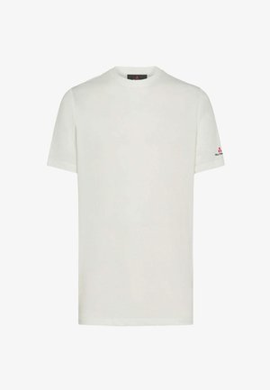 T-shirt blanc uni à manches courtes et col rond, avec un petit logo rouge sur la manche gauche et sans autre motif ou dessin visible.