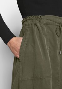 Marc O'Polo A-linjainen hame - dark green