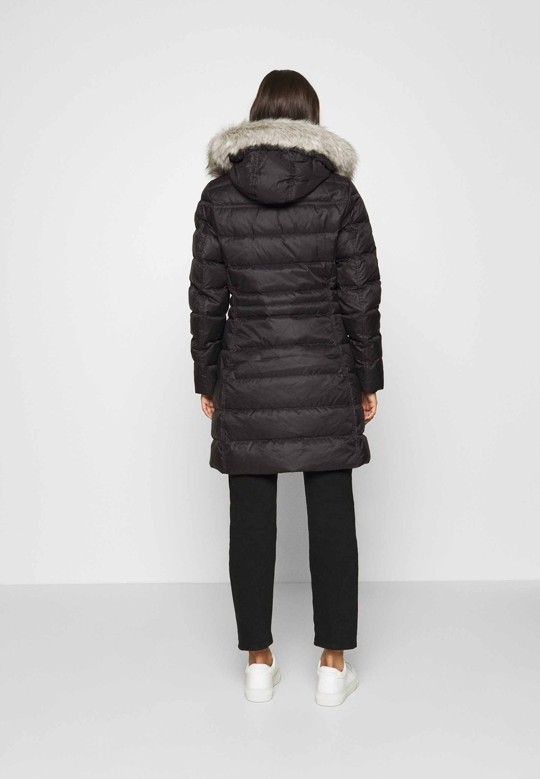 tommy hilfiger tyra boxy down jacket