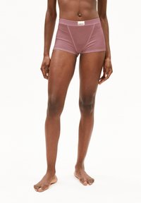 Boxershorts in een gedempte mauve kleur, gemaakt van ribbelstof. Bevat een zachte tailleband met een logotag. Strak aansluitend ontwerp.