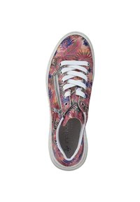 Baskets multicolores avec un motif floral, des lacets blancs et une fermeture éclair sur le côté. La tige est en tissu avec une finition texturée.