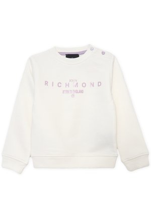 Hvid langærmet sweatshirt med lavendeltekst "JOHN RICHMOND BORN IN ENGLAND" og to knapper på venstre skulder.