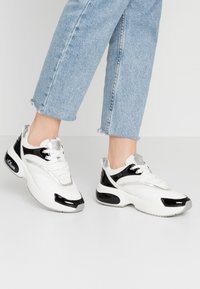 s.Oliver Trainers - white/black