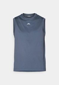 Bezrukávové atletické tričko z tmavomodrého materiálu s hladkým povrchom a malým bielym logom na hrudi. Okrúhly výstrih a štandardný strih.