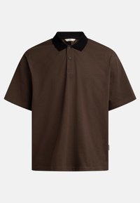 Brown polo shirt with a black collar, made from cotton. Short sleeves and a relaxed fit, featuring a three-button placket at the neck.