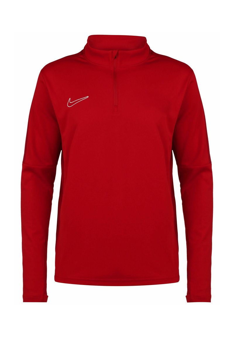 Rode Nike pullover met een hoge kraag, lange mouwen en een kwartzipper. Heeft een wit Nike-logo op de linkerkant van de borst. Zachte stoftextuur.
